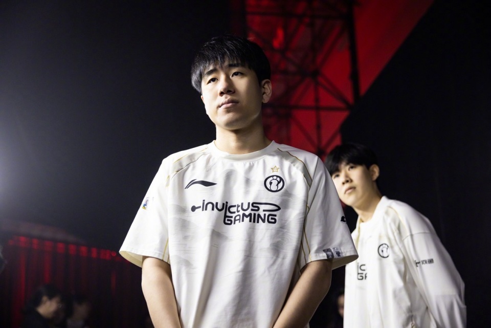 关于C9横扫IG，Doinb线上压制力十足鏖战多局八强赛，留下经典瞬间的信息