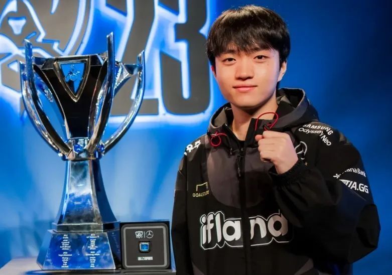 BRO力克RNG，Keria关键团战开团秒人宿命之战半决赛，锁定晋级资格