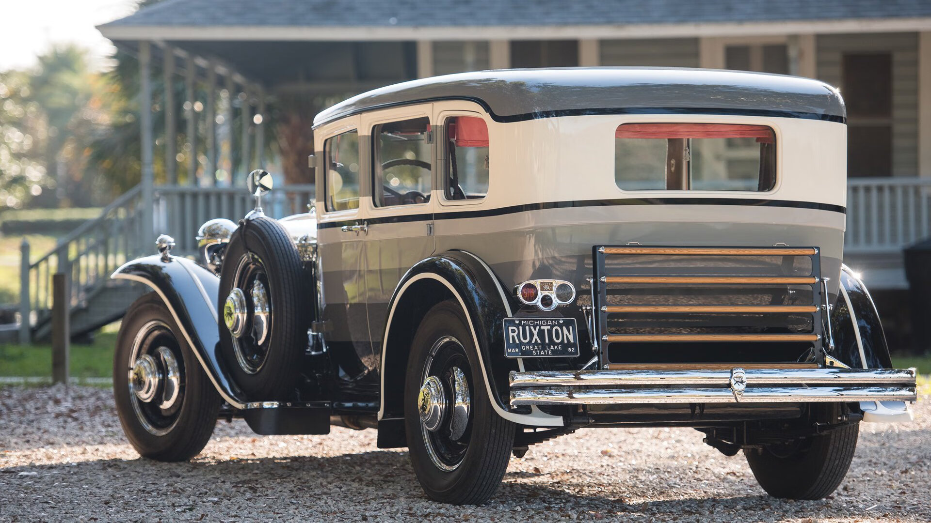 F1年度争冠之夜，卡拉斯科的教科书级表演，如何重塑赛车传奇