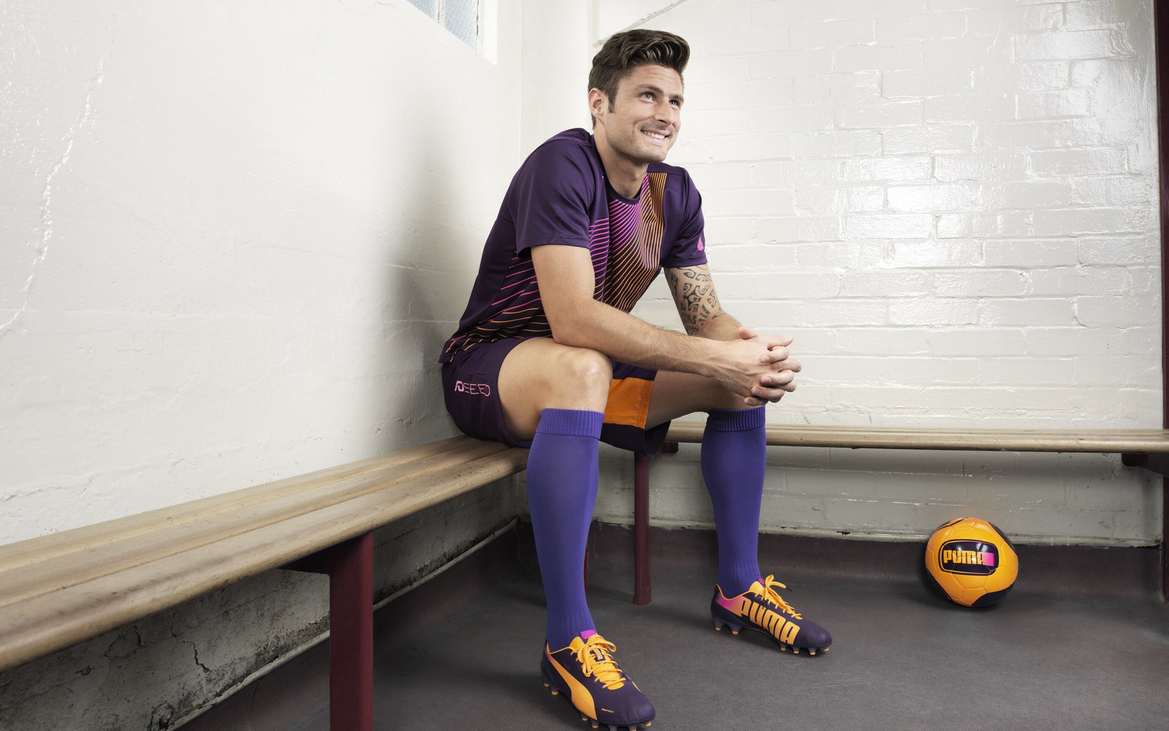 开云体育登录-当皇马撞上丹麦铁幕，一场教科书级别的防守绞杀，与一位艺术家的接管时刻